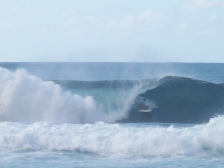 Pipeline surfing the tube