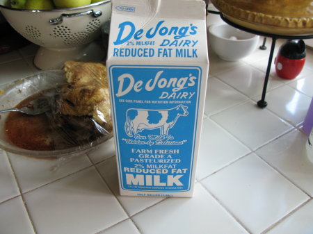 De Jongs milk carton
