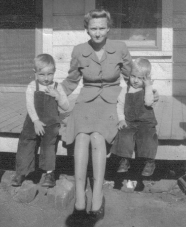 Charles H & Carl Woody with mother,Kathryn