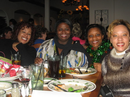 Tracy,Tena,Letha,Nikisha 12-31-09