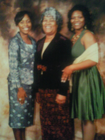 Sis Wendy, Mama Zadie, & I- Netta