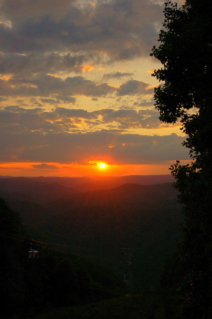 Pipestem sunset at sky tram