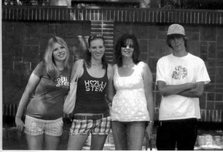 Elena, Nicole, Sheila,Ryan Beardsley Zoo 2007