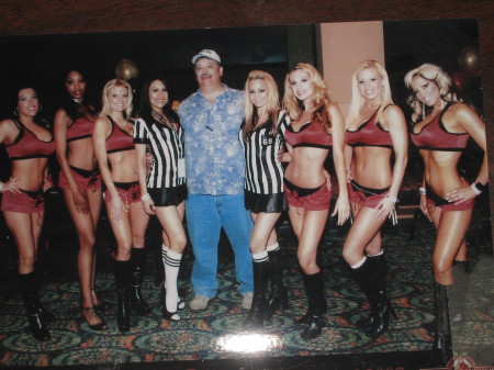 GLOBAL KNOCK-OUT RING GIRLS AND I.