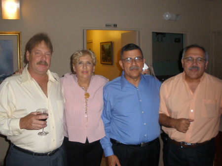 Mary Katherine Kilgore, Luis Alvarez, Osvaldo