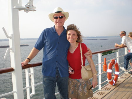 Setting Sail on the Queen Mary 2 Aug 2007