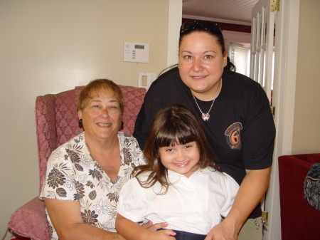 Bernadette, Kaylee & Grandma