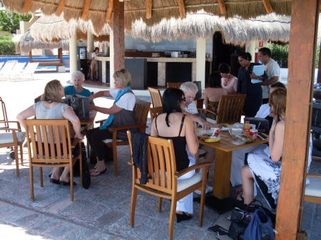 AIM group/Lunch/Cancun '09