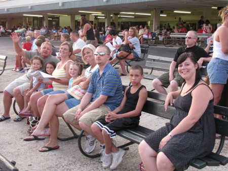 THEWHOLE FAMILY AT THE DOG TRACK IN EBRO 09