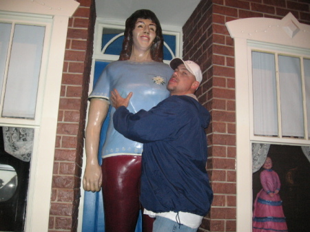 COPPING A FEEL ON THE WORLD'S TALLEST WOMAN.