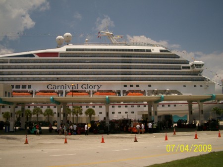 Carnival Glory