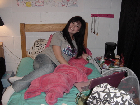 Kristen in her dorm at Rider 2008