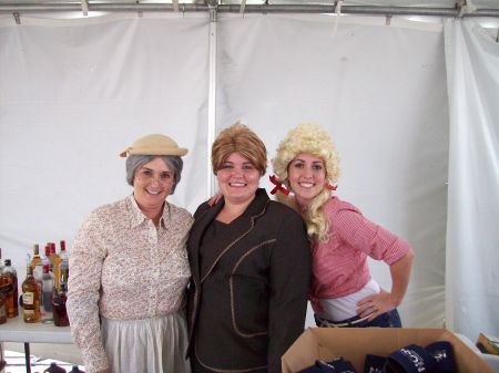 Me, Dixie & Tiffany at 2009 Mattco Cookoff
