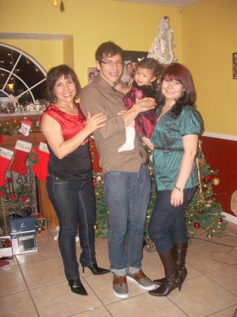 XMas 2008: daughter, son and grandaughter