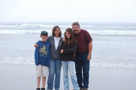 Nick, Vickie,Natalie and Paul (Oregon coast)