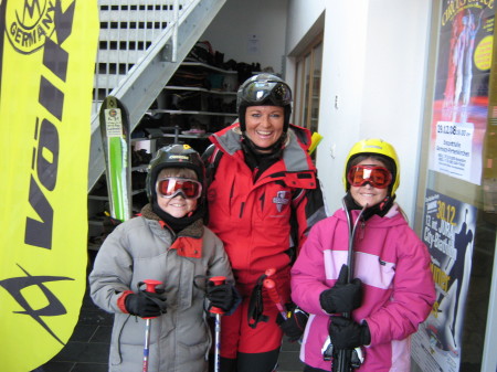 Juli & Davis' 1st Ski Lesson in Germany