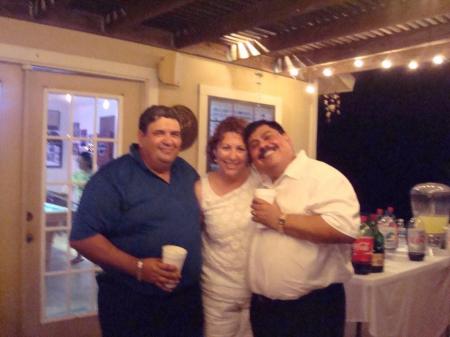 Mario & Leticia Munoz & Cesar Munoz celebratin