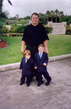 Jeremy with his sons, Casey and Aaron in 2003