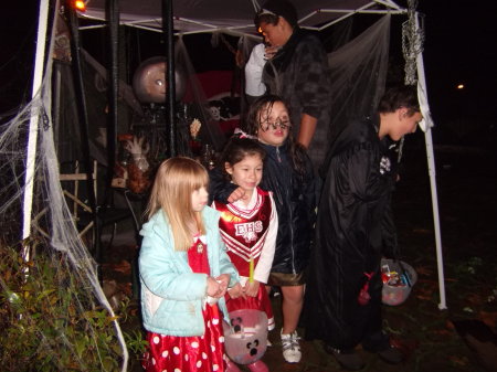Pheebe and Friends Trick r Treating