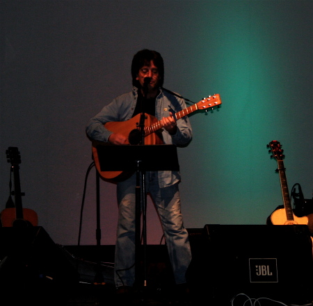 Tim performing in Gallup N.M. 12-16-08