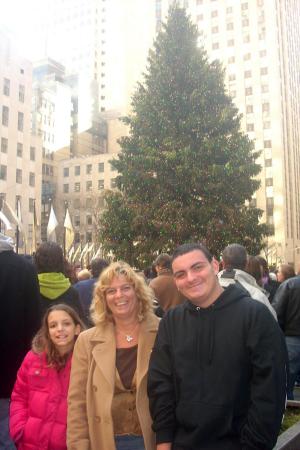 Jessica, Lisa, Donnie - Rockfeller Center 09