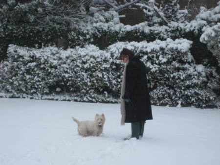 Annie and Gail 2010 snow in Bristol