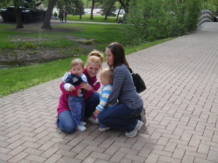 Laura & Gavin W/ Shauna & Trinity