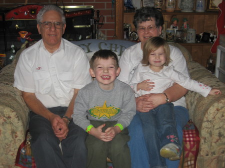 Linda and Mitch and grandchildren