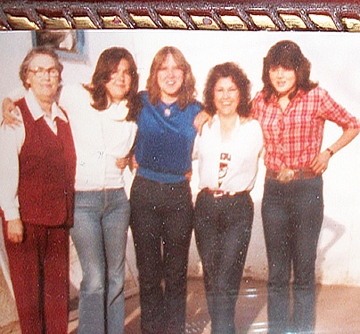 Benita Louise with Mother, sisters and niece