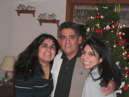 Manuel and daughters christmas 2009