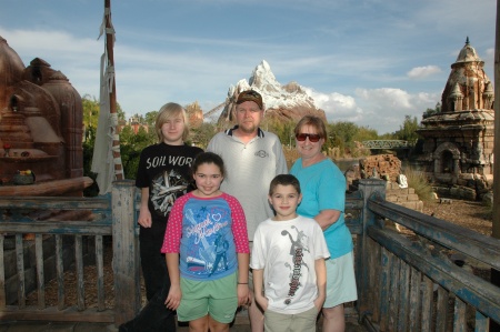 Matt, Daisha, Rich, Eddie and Nancy at WDW