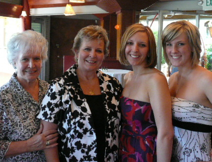 Joyce (my mom), Ronda, Destyn and Savannah