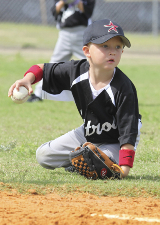 Colin grabs grounder