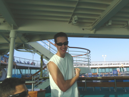 david on deck showing muscle