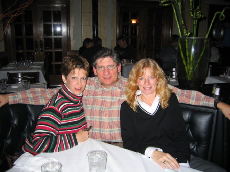 Paula Gustin, Tom, Shannon White, '04