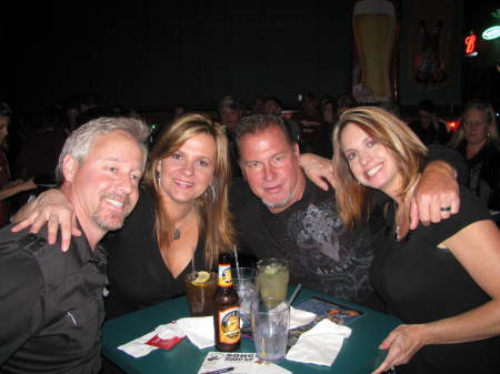 Hubby's Birthday at Howl at the Moon
