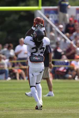 #23 Devin Hester making the catch