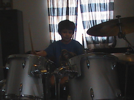 joey loves the drums