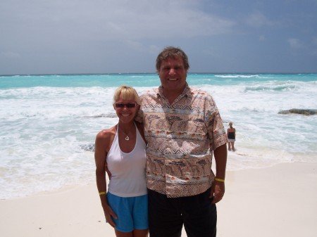 Geoff & Diane in Cancun