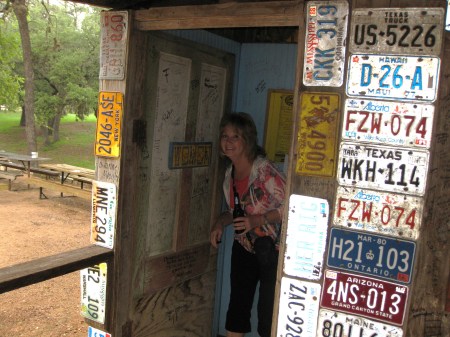 Luckenbach Texas, Ladies restroom (luxurious)