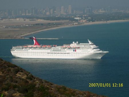 A picture that I took of a Big Boat in the Bay