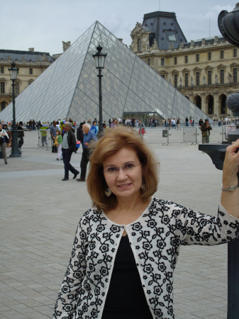 Outside the Lourve