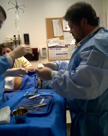 Putting in a chest tube