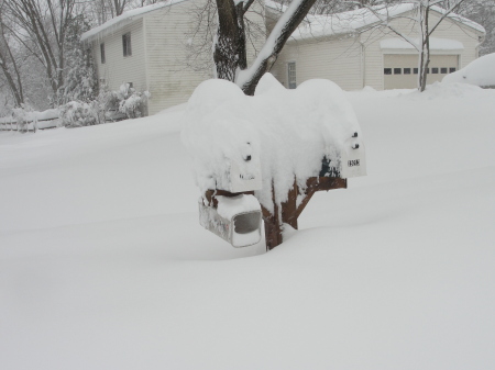 Blizzard 2010-buried mailbox