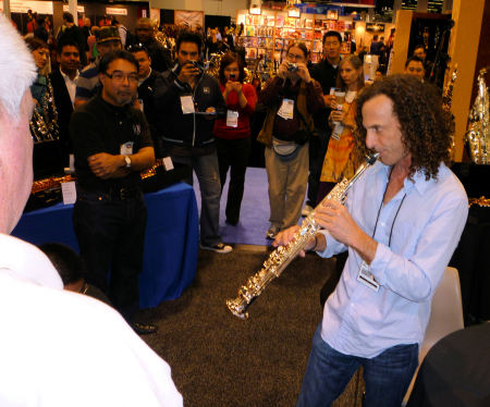 Kenny G Plays