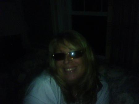 janets pic in sunglass