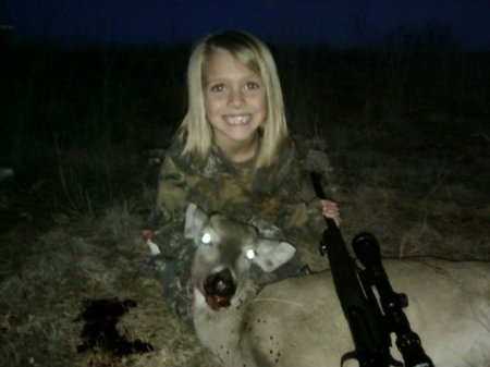 Alexandria, 7 yrs shot first deer on 1/17/10