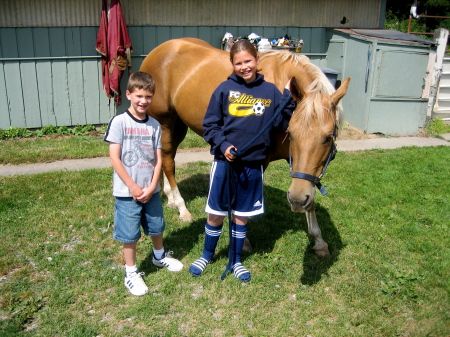 nathan and nicole with  there horse honey