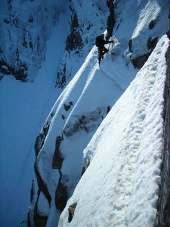 Climbing Tower Ridge, March 09
