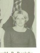 Linda Reynolds' Classmates profile album